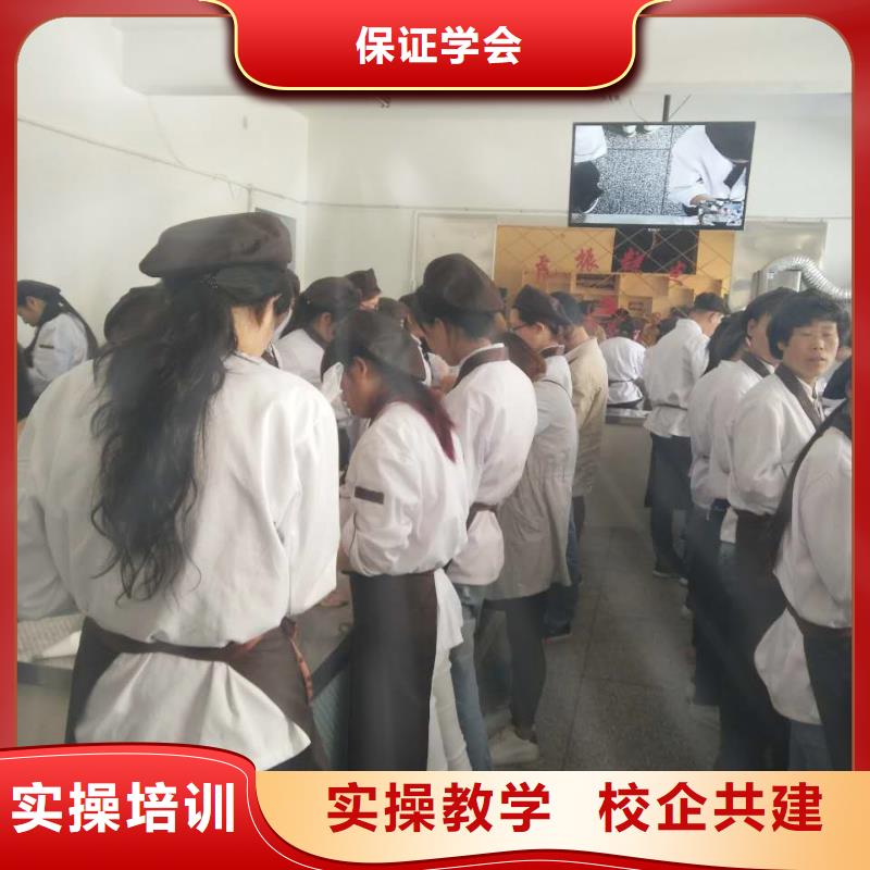 虎振中西糕点学校_挖掘机培训学校高薪就业