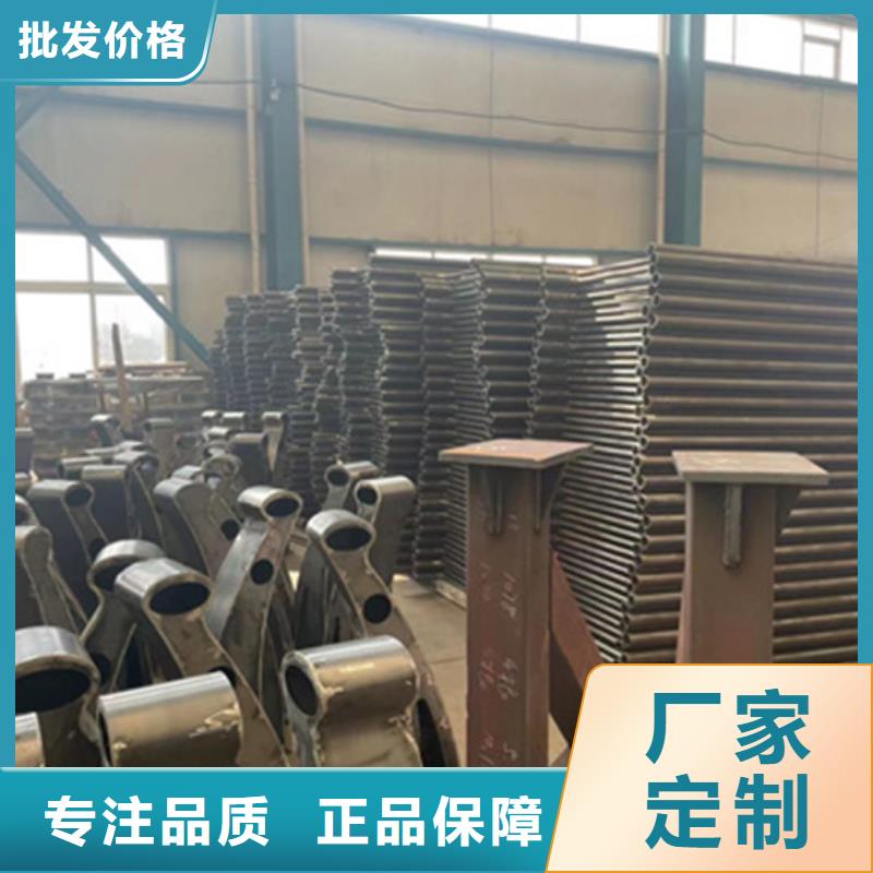 护栏 国道抗冲击围栏厂家直销大量现货