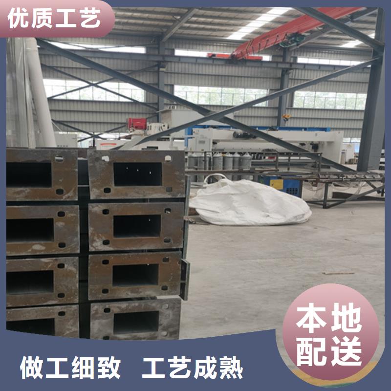 防撞护栏_旋转护栏源头实体厂商