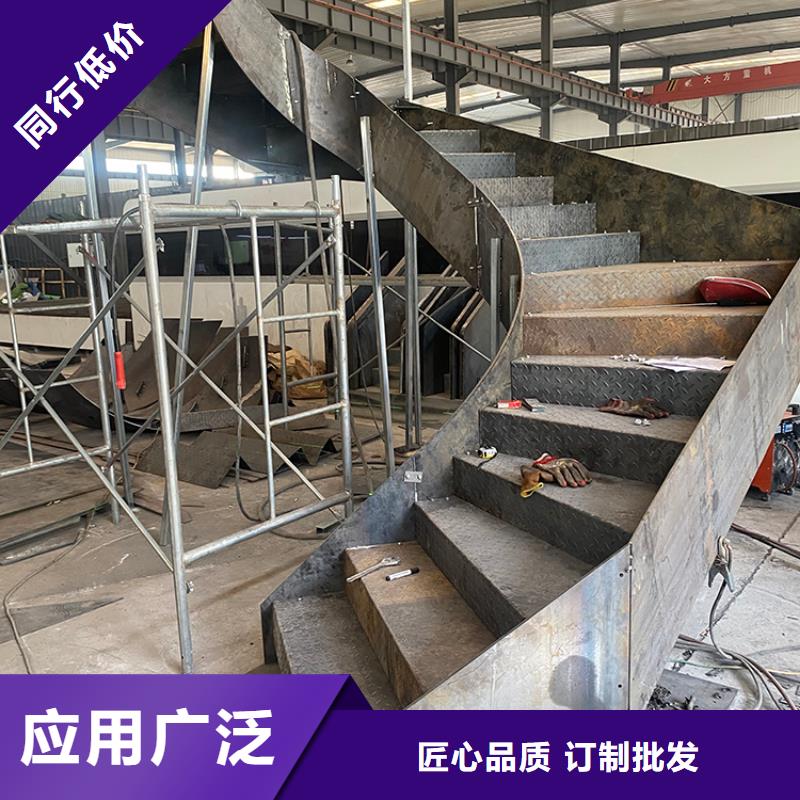 钢结构旋转楼梯高端大气