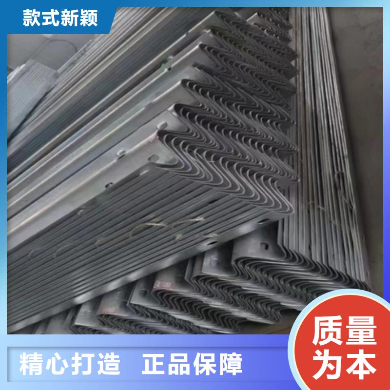 专业销售波形梁钢护栏板厂家
